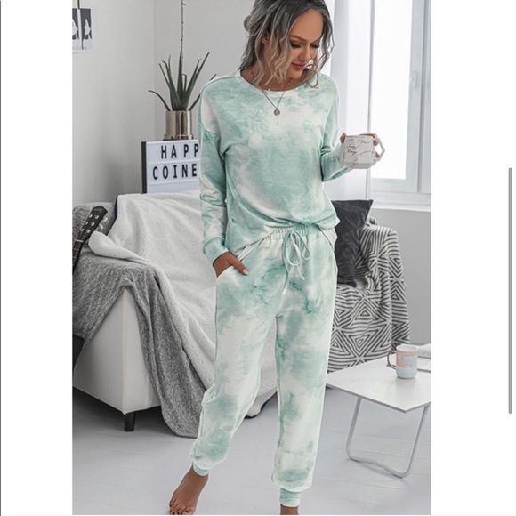 Green Tie Dye Lounge Set - Picture 3 of 3